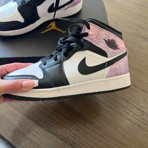 Nike boys Air Jordan 1 Mid Sneaker, Black/Bleached Coral-white, 6Y Big Kid